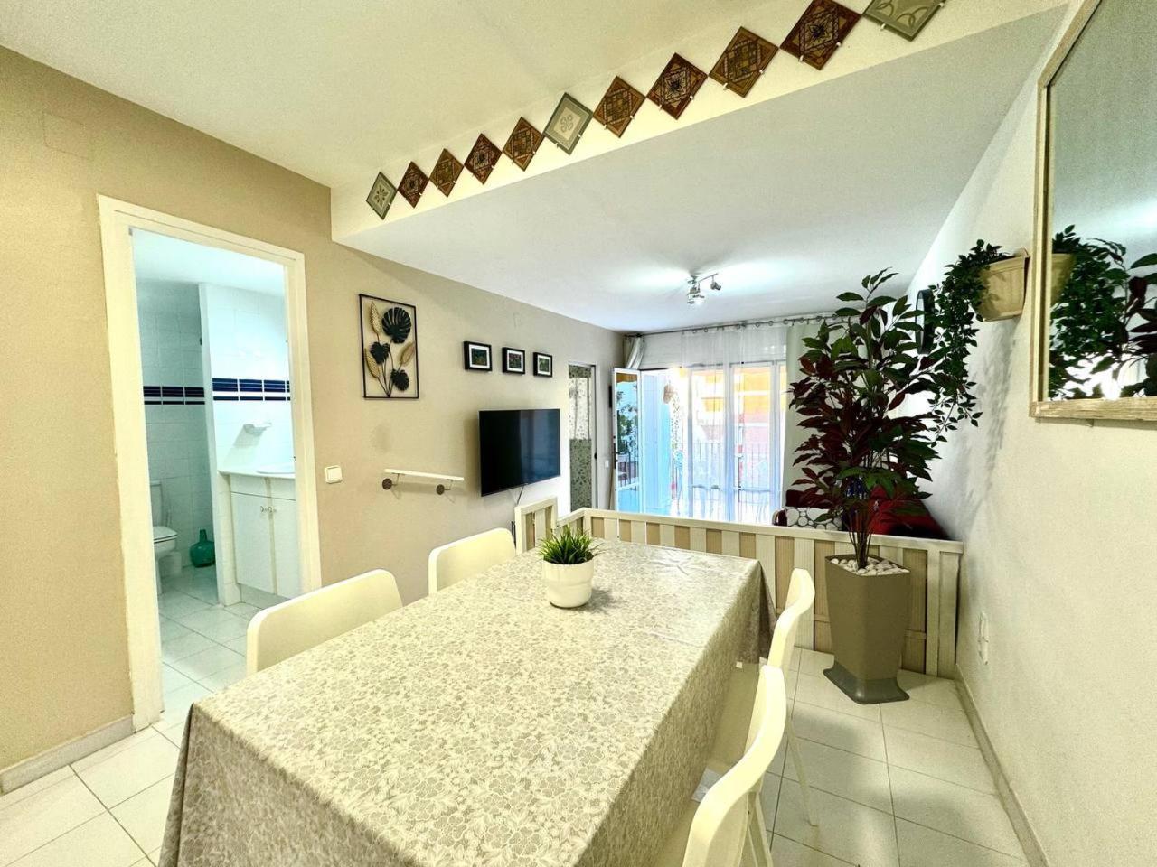 Apartsalou Blau Mari Luaran gambar